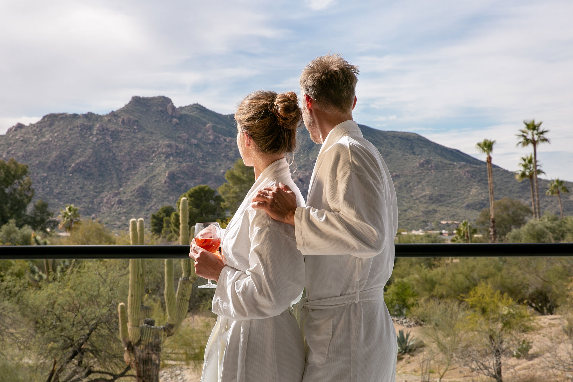 Who Leads Relationship Retreats for Couples?